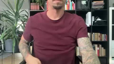 robert_x666 online show from 07-12-26, 02:52