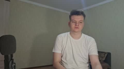 Snapshot of robertdedildo chatting on 12-11-24, 09:52 Robert online show from 12-11-24, 09:52