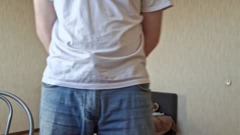 Snapshot of robertdedildo chatting on 12-15-24, 01:24 Robert online show from 12-15-24, 01:24