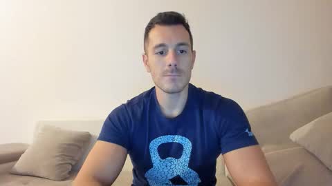 Snapshot of roberto4ever chatting on 11-16-25, 05:29 roberto4ever online show from 11-16-25, 05:29