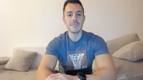 Snapshot of roberto4ever chatting on 11-17-25, 05:35 roberto4ever online show from 11-17-25, 05:35