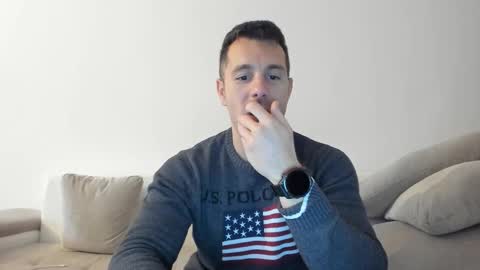 Snapshot of roberto4ever chatting on 11-18-25, 01:04 roberto4ever online show from 11-18-25, 01:04