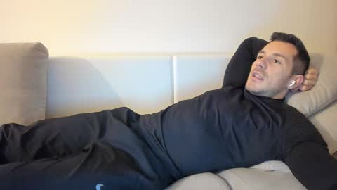 Snapshot of roberto4ever chatting on 11-21-25, 05:22 roberto4ever online show from 11-21-25, 05:22