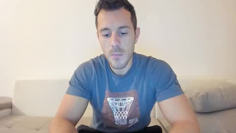 Snapshot of roberto4ever chatting on 11-23-25, 06:35 roberto4ever online show from 11-23-25, 06:35