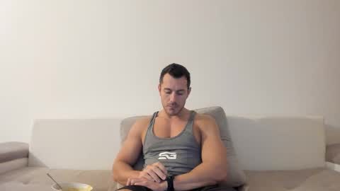 Snapshot of roberto4ever chatting on 11-24-25, 05:18 roberto4ever online show from 11-24-25, 05:18