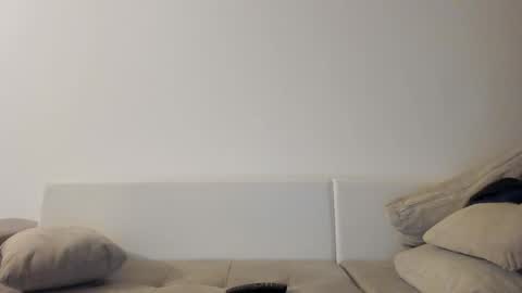 Snapshot of roberto4ever chatting on 12-01-25, 05:18 roberto4ever online show from 12-01-25, 05:18