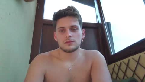 Snapshot of roberto_twink1 chatting on 01-24-25, 03:02 Roberto online show from 01-24-25, 03:02