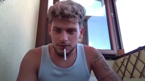 Snapshot of roberto_twink1 chatting on 09-24-25, 08:28 Roberto online show from 09-24-25, 08:28