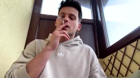 Snapshot of roberto_twink1 chatting on 10-28-25, 06:28 Roberto online show from 10-28-25, 06:28