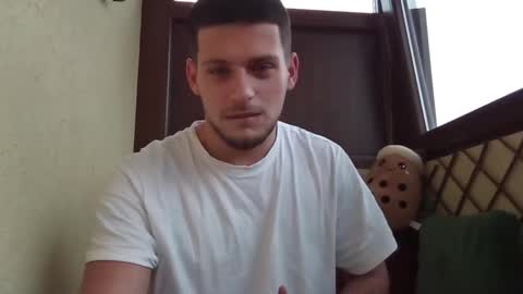 Snapshot of roberto_twink1 chatting on 11-11-25, 06:57 Roberto online show from 11-11-25, 06:57