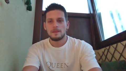 Snapshot of roberto_twink1 chatting on 11-21-25, 05:28 Roberto online show from 11-21-25, 05:28