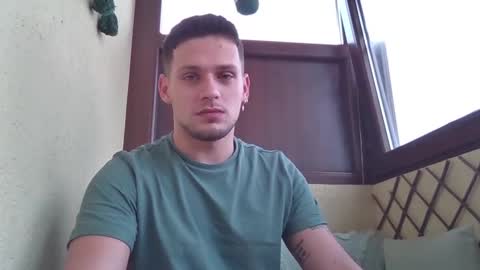 Snapshot of roberto_twink1 chatting on 11-26-25, 07:42 Roberto online show from 11-26-25, 07:42