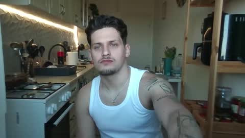 Snapshot of roberto_twink1 chatting on 03-08-26, 12:31 Roberto online show from 03-08-26, 12:31