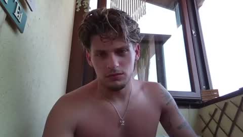 Snapshot of roberto_twink1 chatting on 06-30-26, 08:15 Roberto online show from 06-30-26, 08:15
