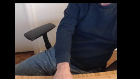 robidan6923 online show from 01-17-25, 01:03