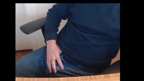 robidan6923 online show from 02-12-25, 02:32