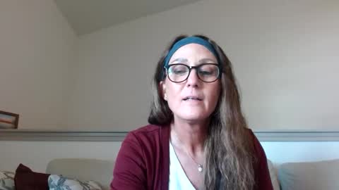 robin_ho_ online show from 02-15-25, 08:43