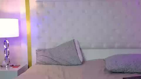 robin D online show from 09-11-25, 01:44