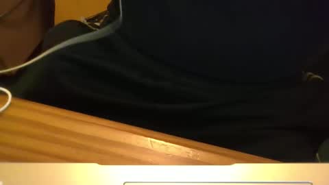 Snapshot of robjh1273 chatting on 06-07-26, 10:57 Roger online show from 06-07-26, 10:57