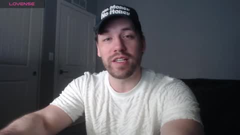 Snapshot of robknocks chatting on 03-17-26, 02:16 Rob Knocks online show from 03-17-26, 02:16