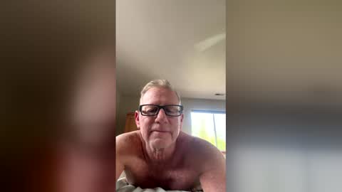 Snapshot of robo0000 chatting on 05-25-26, 11:33 robo0000 online show from 05-25-26, 11:33