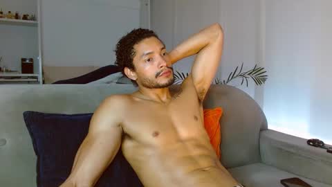 roby_millerr online show from 03-04-25, 06:18