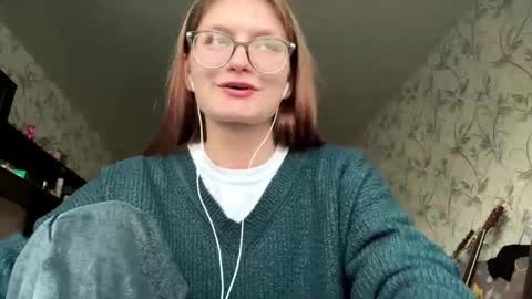 Snapshot of robynsentinella chatting on 11-21-25, 05:06 robynsentinella online show from 11-21-25, 05:06