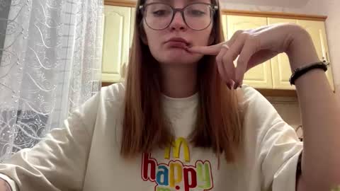 Snapshot of robynsentinella chatting on 11-22-25, 09:08 robynsentinella online show from 11-22-25, 09:08