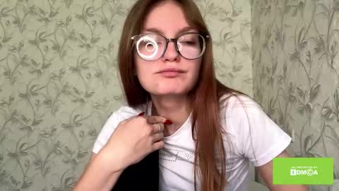 Snapshot of robynsentinella chatting on 12-15-25, 12:04 robynsentinella online show from 12-15-25, 12:04