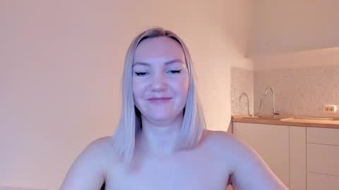 Snapshot of rock__baby chatting on 02-16-25, 11:37 rock__baby online show from 02-16-25, 11:37