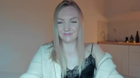 Snapshot of rock__baby chatting on 05-04-26, 10:50 rock__baby online show from 05-04-26, 10:50