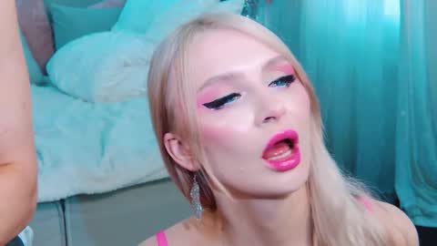 Snapshot of rockstarsgames chatting on 09-13-25, 08:03 Lina and Den online show from 09-13-25, 08:03