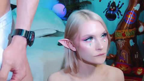 Snapshot of rockstarsgames chatting on 10-26-25, 11:05 Lina and Den online show from 10-26-25, 11:05