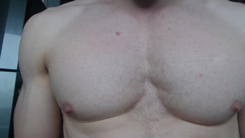 Snapshot of rocky_muscle chatting on 01-05-26, 07:06 rocky muscle online show from 01-05-26, 07:06