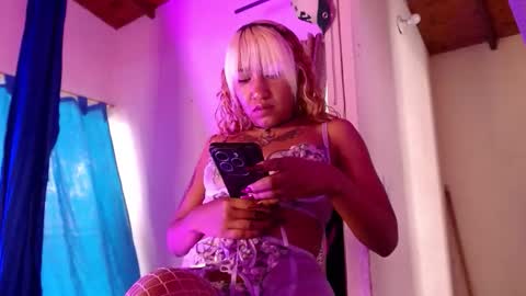 Snapshot of rocxi_metamorph chatting on 05-25-26, 05:30 rocxi online show from 05-25-26, 05:30