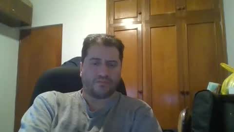 Snapshot of rodfer chatting on 05-11-26, 12:27 Rodfer online show from 05-11-26, 12:27