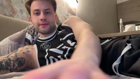 Snapshot of rodrigoveira chatting on 04-05-26, 04:37 Rodrigo online show from 04-05-26, 04:37