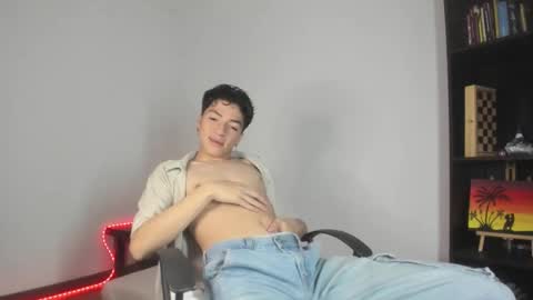 Snapshot of rofflust chatting on 02-21-26, 01:50 Roff Lust online show from 02-21-26, 01:50