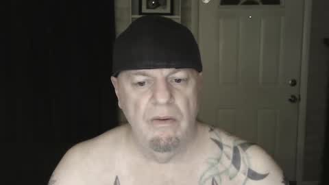 Snapshot of roinaz chatting on 12-28-24, 08:15 roinaz online show from 12-28-24, 08:15