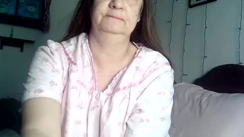 Snapshot of roisierios chatting on 03-21-26, 11:37 Rosie Rios online show from 03-21-26, 11:37