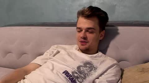 taylor fox online show from 11-25-25, 03:56