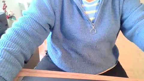 Snapshot of rolandloser1000 chatting on 01-10-25, 08:51 rolandloser1000 online show from 01-10-25, 08:51