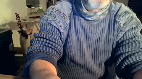 Snapshot of rolandloser1000 chatting on 01-21-25, 06:23 rolandloser1000 online show from 01-21-25, 06:23