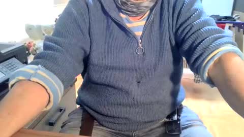 Snapshot of rolandloser1000 chatting on 02-04-25, 05:12 rolandloser1000 online show from 02-04-25, 05:12