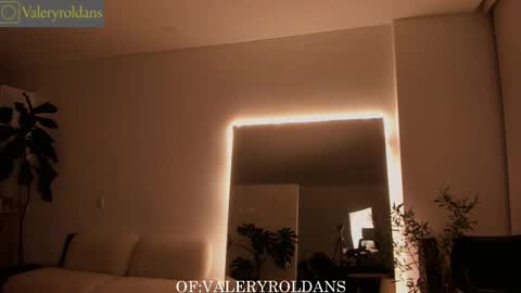 Valery Roldans online show from 11-29-25, 04:26