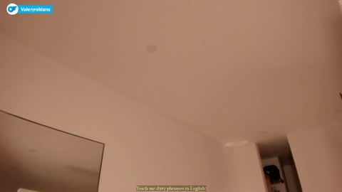 Snapshot of roldansvalery chatting on 05-20-26, 02:29 Valery Roldans online show from 05-20-26, 02:29