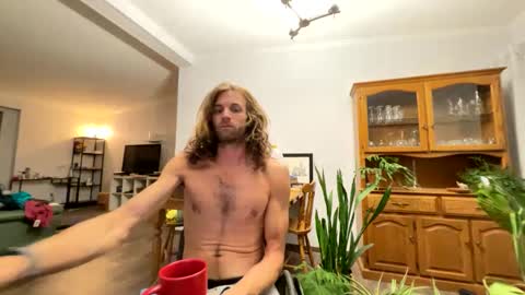 Snapshot of rollinintheweeds chatting on 09-28-25, 12:54 Rollinintheweeds online show from 09-28-25, 12:54