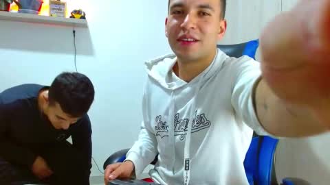 rolos_hot32 online show from 09-25-25, 01:20