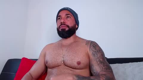 Snapshot of roman_muscle_ chatting on 12-10-24, 01:22 Roman online show from 12-10-24, 01:22