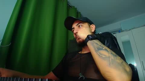 Snapshot of romaniamaster1 chatting on 02-06-26, 06:51 romaniamaster1 online show from 02-06-26, 06:51